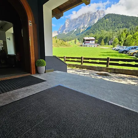 Hotel Sonnenburg *