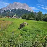Sonnenburg Hotel *